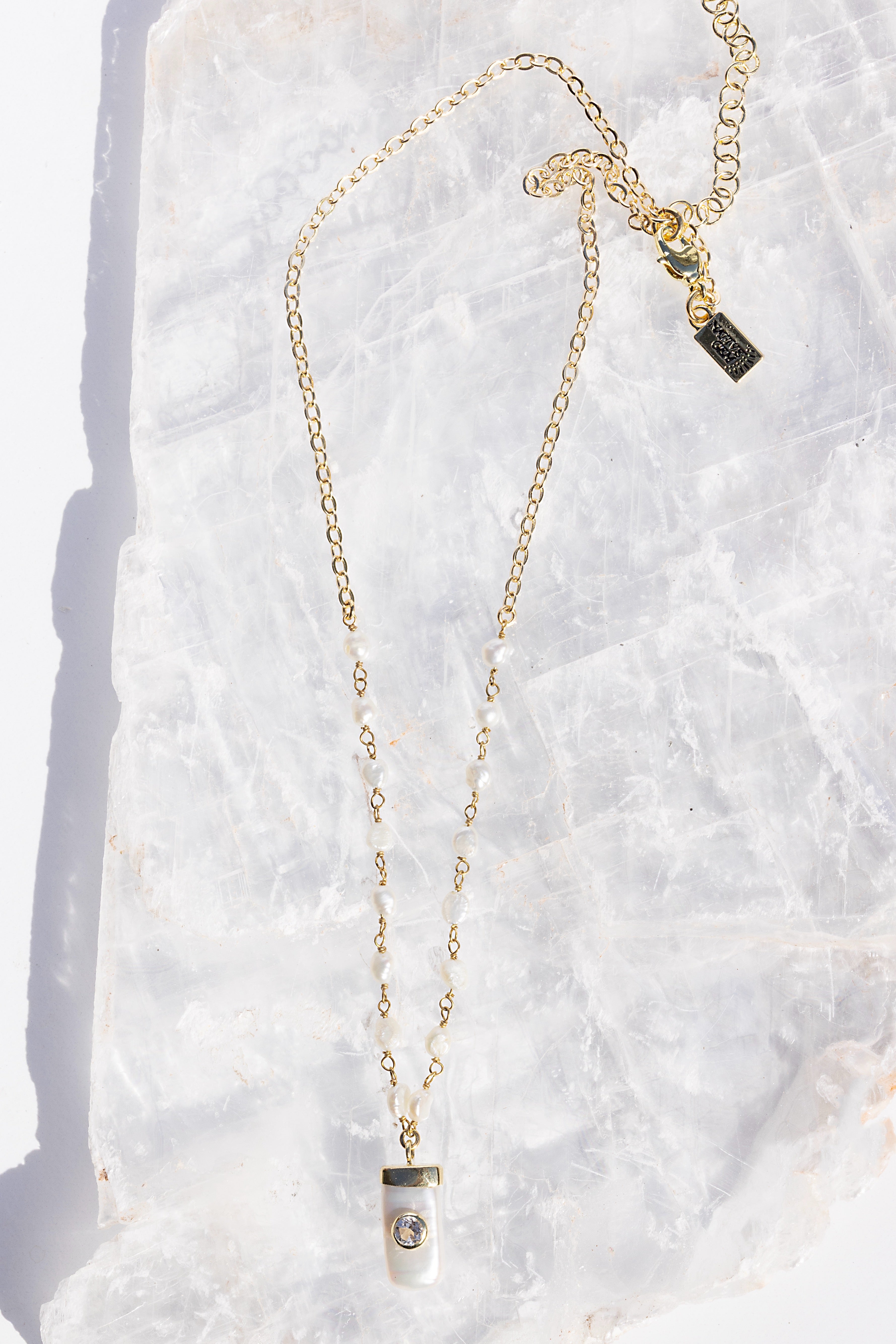 AMULET NECKLACE- PEARL