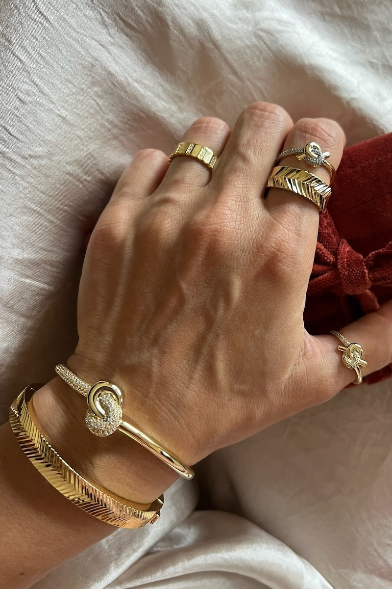 LOVE KNOT BANGLE-14K GOLD VERMEIL