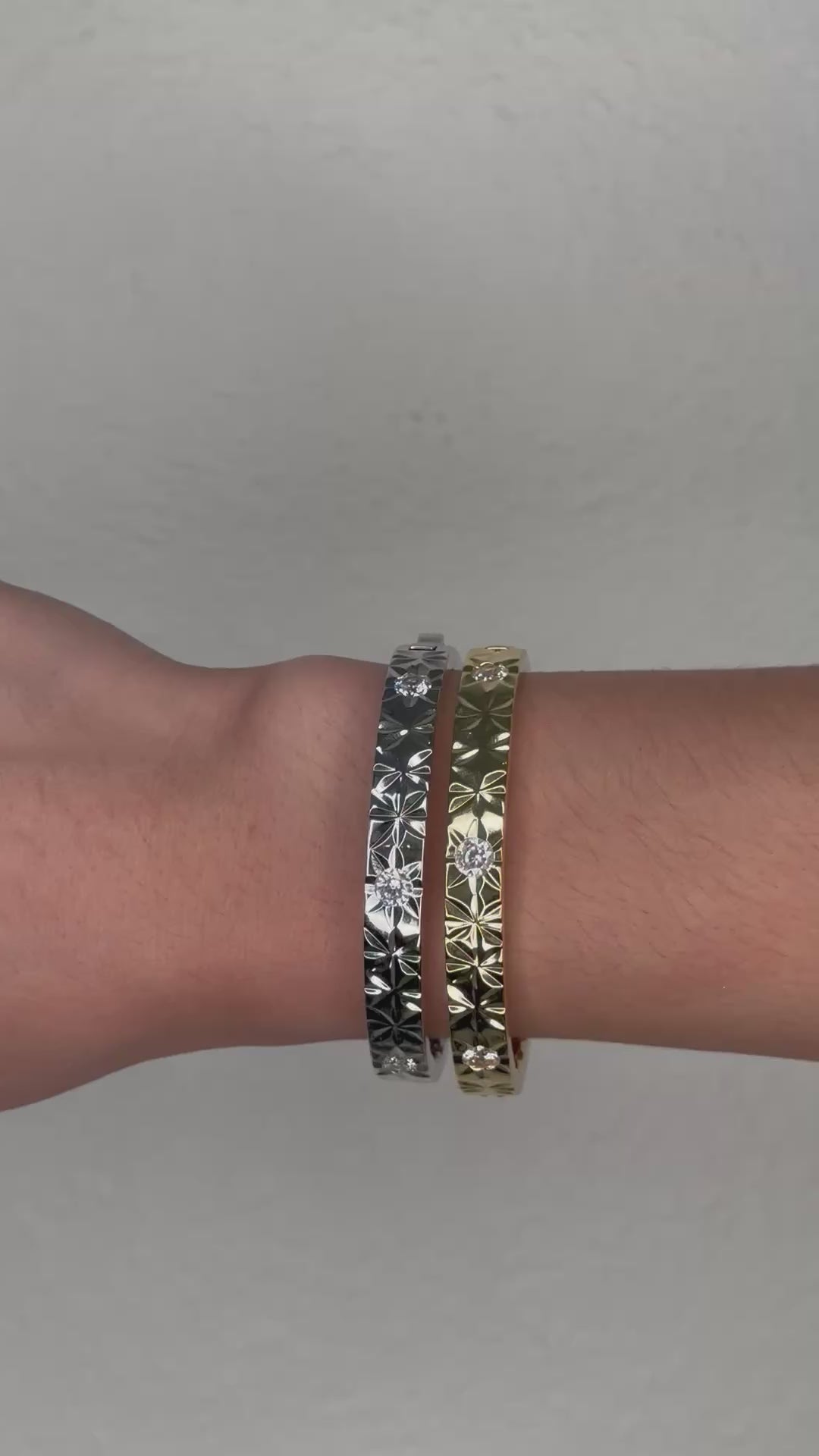 DYNASTY BANGLE I SILVER